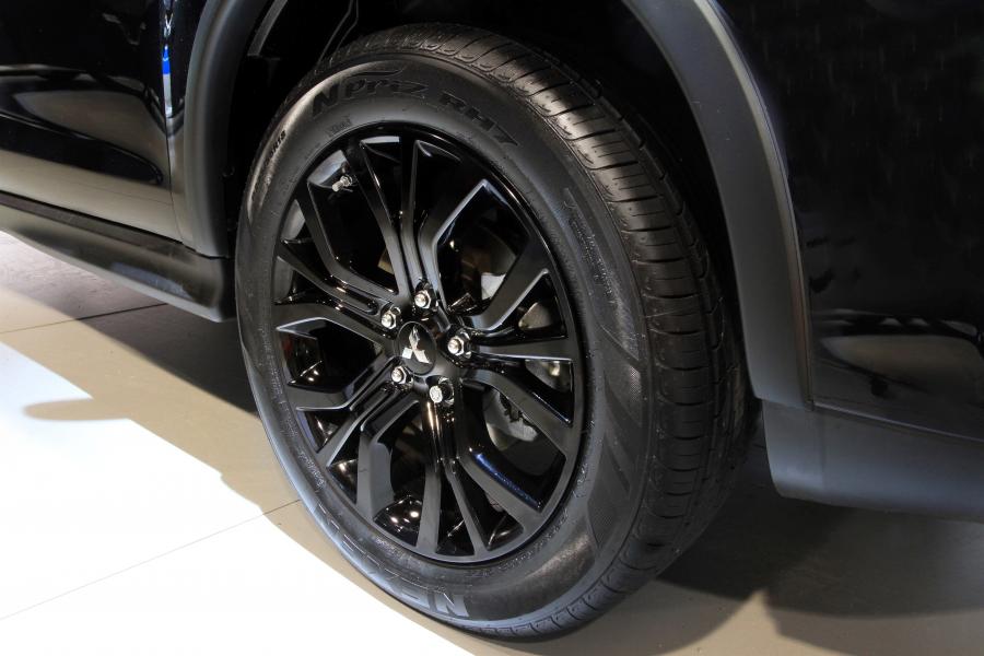 Колеса Mitsubishi RVR Black Edition 2017 года  (фото 2 из 4)